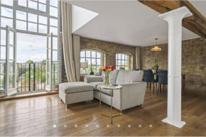 Luxury Artistic 2 Bedroom w/Balcony-Great Location Central London